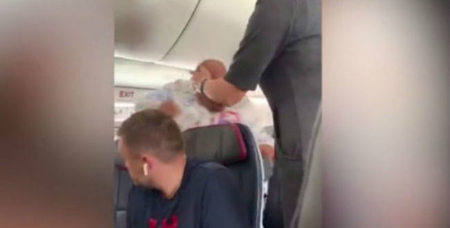 Του έσπασε το laptop στο κεφάλι επειδή «κοίταξε άλλη γυναίκα»