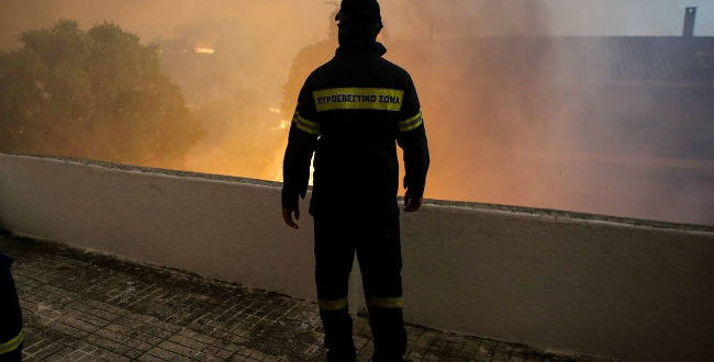ΕΚΤΑΚΤΟ: Φωτιά Εύβοια – Εκκενώνεται και το χωριό Πλατανιά