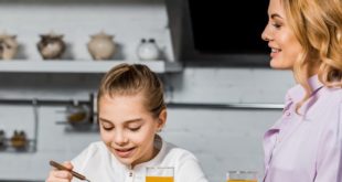 Φαγητό και παιδιά: 5 λάθος φράσεις σχετικές με το φαγητό που λες στο παιδί