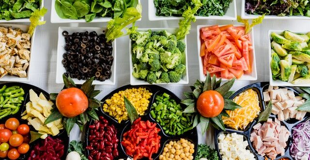 18 υγιεινές τροφές που πρέπει να υπάρχουν στην κουζίνα μας